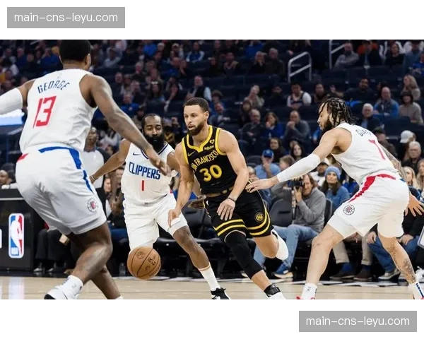 湖人勇士收官阶段关键战前瞻:詹姆斯库里或将定义西部季后赛格局 湖人勇士收官阶段关键战前瞻:詹姆斯库里或将定义西部季后赛格局